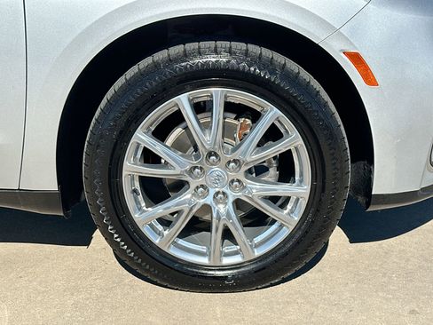 Used 2022 Buick Enclave Premium image 10