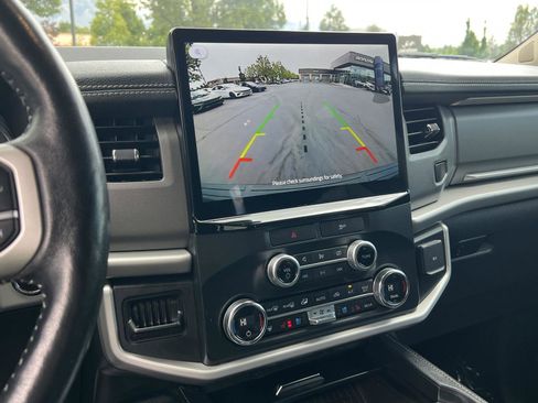 Used 2022 Ford Expedition XLT RWD image 38