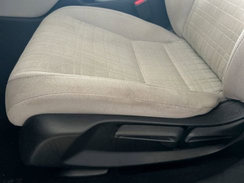 Used 2023 Honda HR-V LX image 13