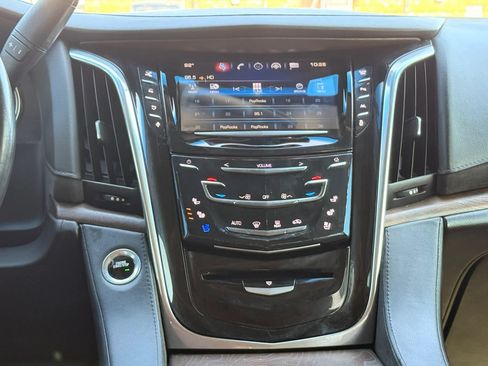 Used 2016 Cadillac Escalade ESV Premium AWD/4WD image 21