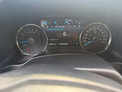Used 2017 Ford F150 Lariat w/ Equipment Group 502A Luxury AWD/4WD image 15