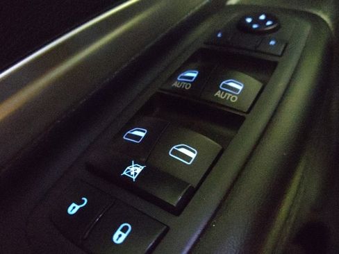 Used 2019 Dodge Durango SXT w/ 3rd Row Seating Group RWD image 27