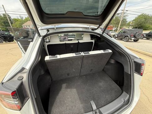 Used 2024 Tesla Model Y Long Range AWD/4WD image 23