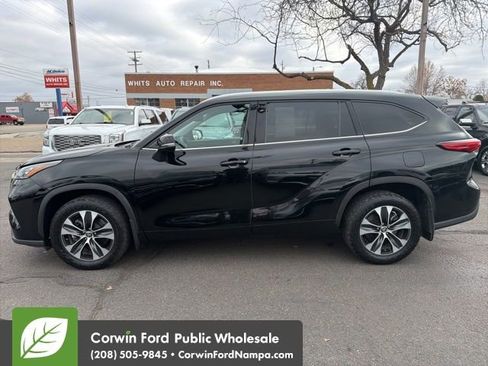 Used 2020 Toyota Highlander XLE image 8