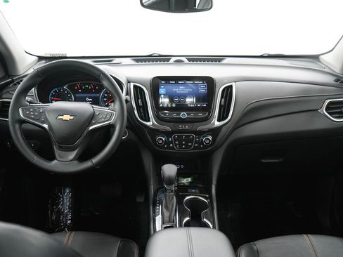 Used 2024 Chevrolet Equinox Premier AWD/4WD image 16