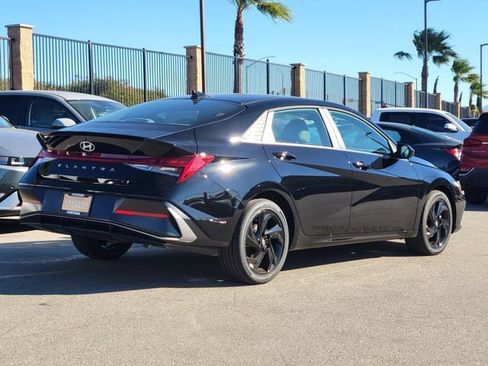 New 2026 Hyundai Elantra SEL Sport Premium image 2