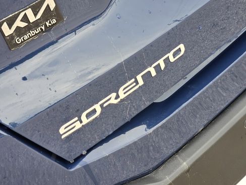 Certified 2025 Kia Sorento EX w/ Panoramic Sunroof Package FWD image 9