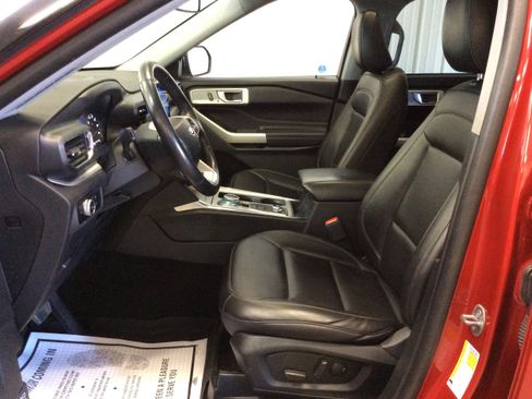 Used 2023 Ford Explorer XLT w/ Equipment Group 202A image 16