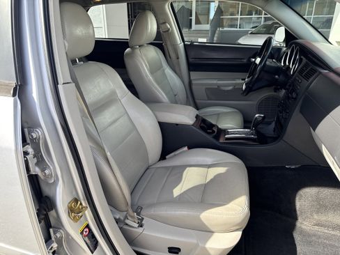 Used 2005 Dodge Magnum SXT w/ Comfort Seating Group AWD/4WD image 14