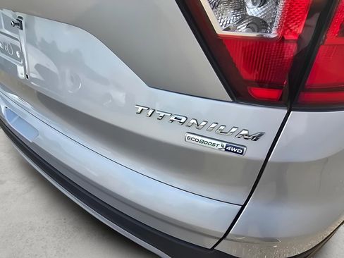 Used 2019 Ford Escape Titanium AWD/4WD image 19