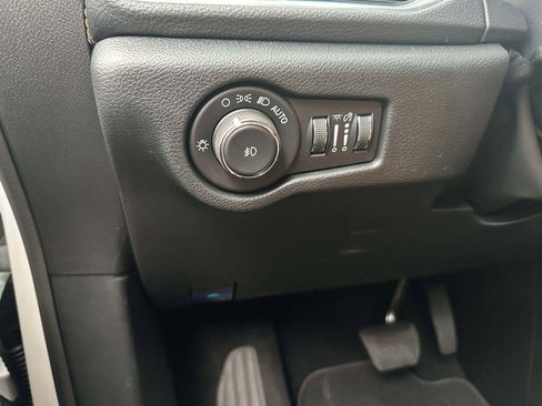 New 2026 Chrysler Pacifica Pinnacle image 30