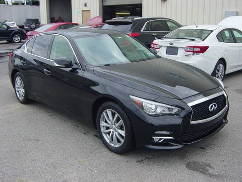 Used 2015 INFINITI Q50 AWD w/ Moonroof Package image 3
