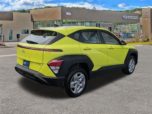 Certified 2024 Hyundai Kona SE image 3