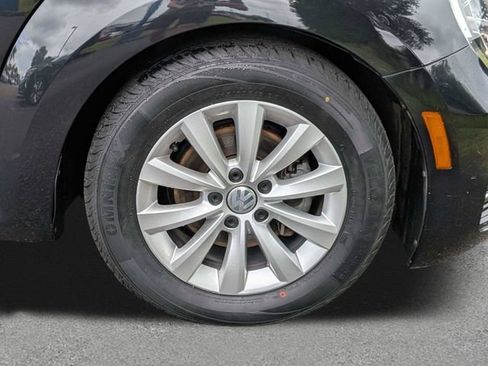 Used 2019 Volkswagen Beetle 2.0T S FWD image 12