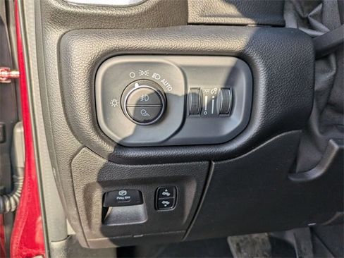 Used 2019 RAM 1500 Laramie image 15