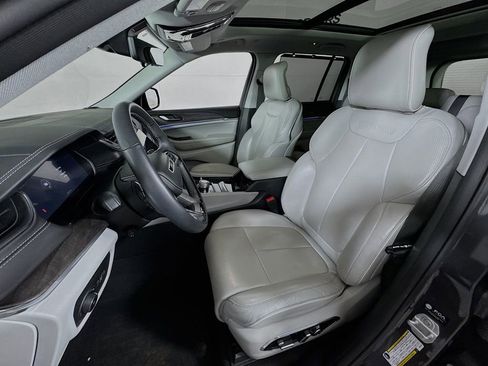 Used 2023 Jeep Grand Cherokee Overland w/ Adv Protech Group III image 22