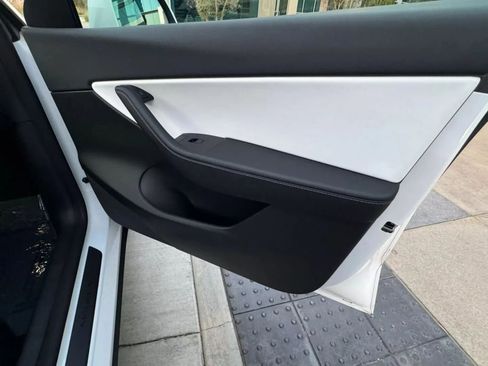 Used 2023 Tesla Model Y Long Range AWD/4WD image 16