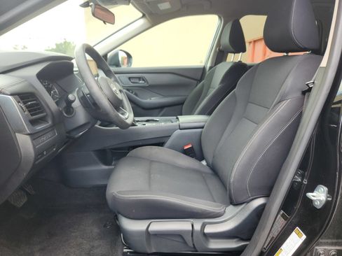 Used 2024 Nissan Rogue S FWD image 11