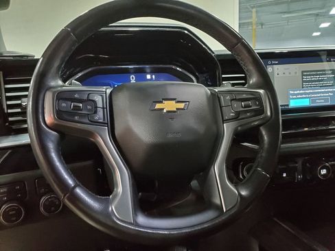 Used 2023 Chevrolet Silverado 1500 LT w/ Z71 Off-Road Package AWD/4WD image 26