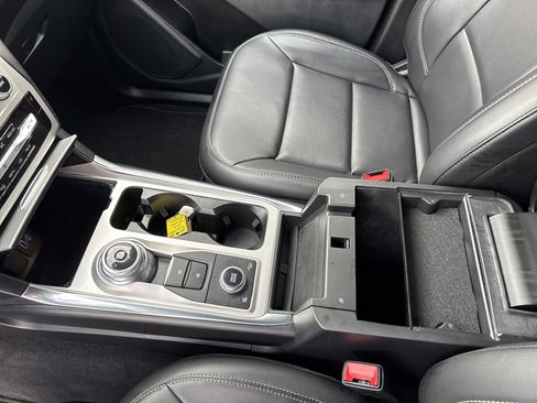 Certified 2022 Ford Explorer XLT w/ Equipment Group 202A image 42