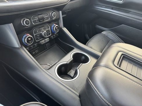 Used 2021 GMC Yukon SLT image 12