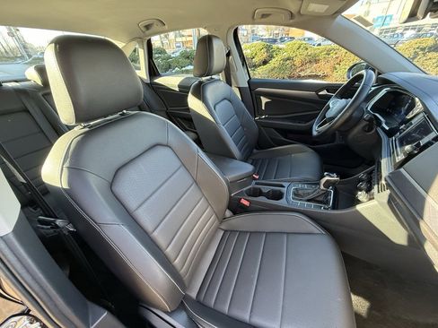 Used 2024 Volkswagen Jetta SE image 34