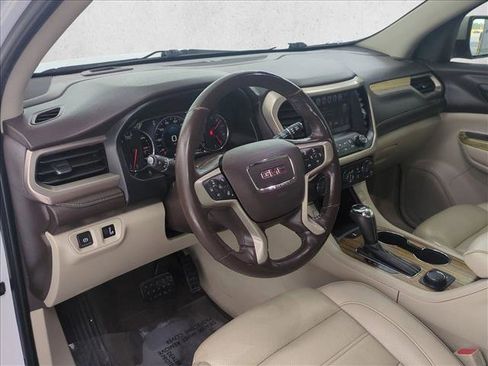Used 2019 GMC Acadia Denali w/ Technology Package AWD/4WD image 10