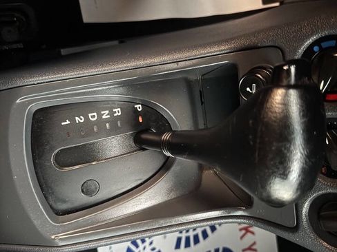 Used 2013 Ford Transit Connect XLT image 18