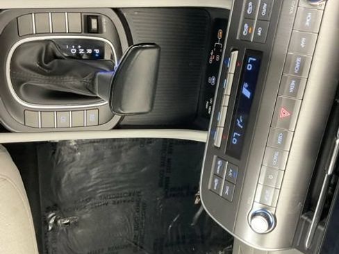 Used 2024 Hyundai Kona SEL FWD image 20
