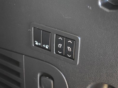 Used 2015 Cadillac Escalade Premium AWD/4WD image 50