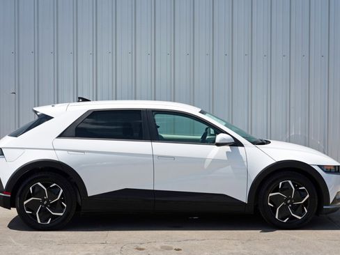 Used 2024 Hyundai Ioniq 5 SE image 48