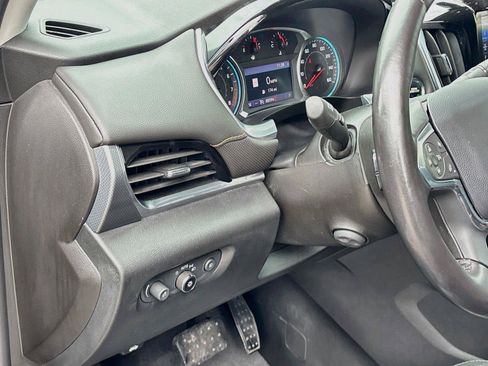 Used 2020 Chevrolet Traverse Premier FWD image 10