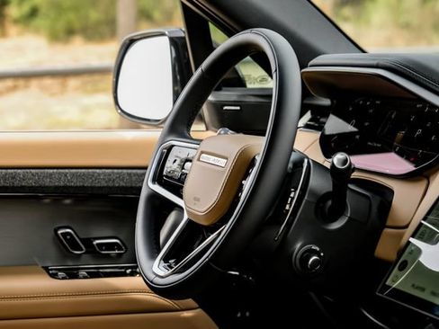 New 2026 Land Rover Range Rover Sport SE AWD/4WD image 18