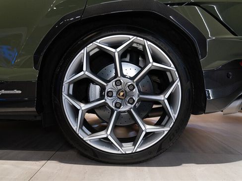 Used 2023 Lamborghini Urus Performante AWD/4WD image 35