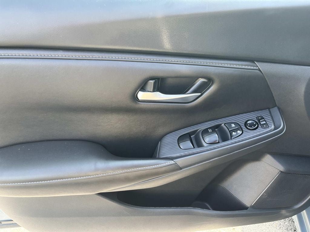 Used 2025 Nissan Sentra SV FWD image 21