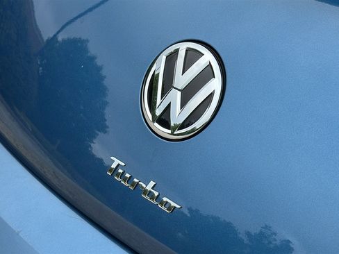 Used 2019 Volkswagen Beetle 2.0T SE FWD image 10