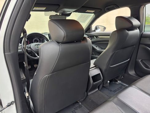 Used 2018 Honda Accord Sport image 30