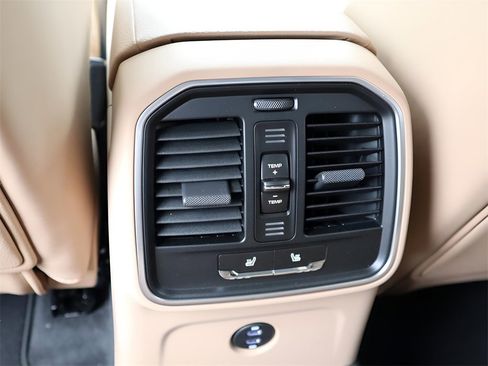 New 2025 Porsche Macan image 21