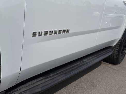 Used 2019 Chevrolet Suburban LT image 10