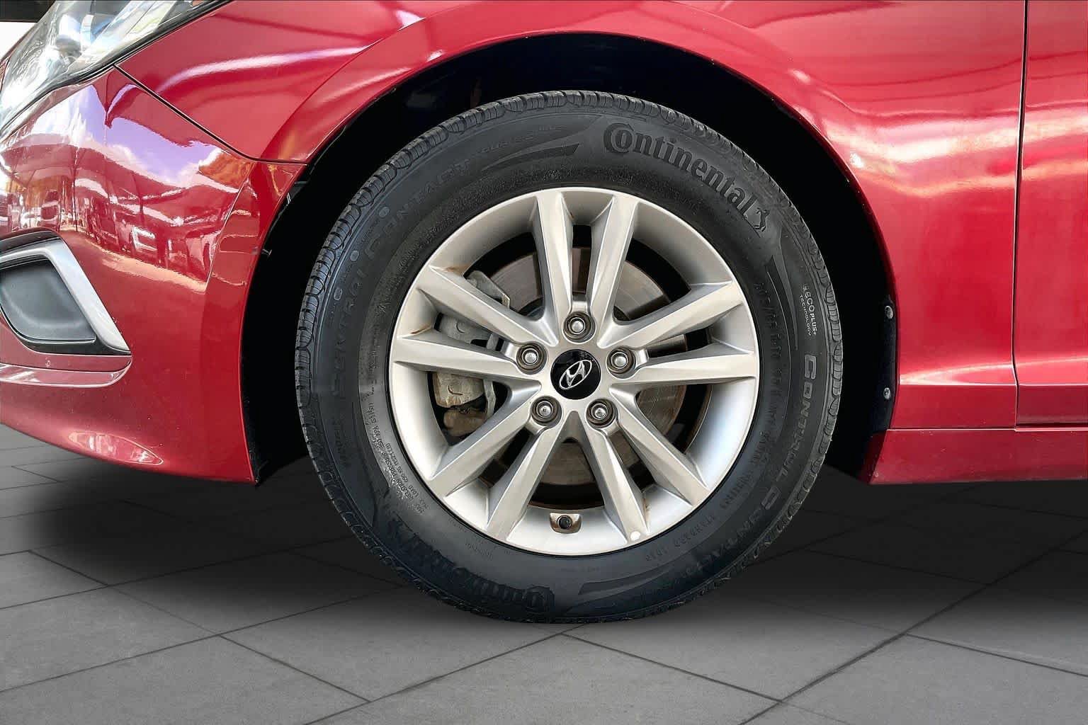 Used 2016 Hyundai Sonata SE FWD image 11