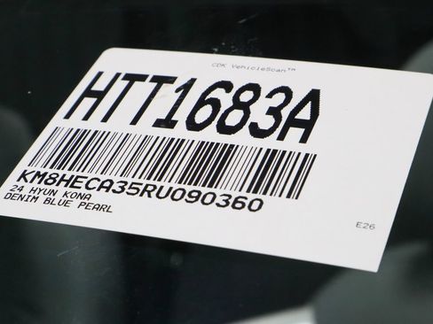 Used 2024 Hyundai Kona Limited AWD/4WD image 39