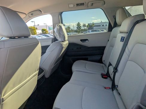 New 2026 Nissan Pathfinder SL FWD image 12