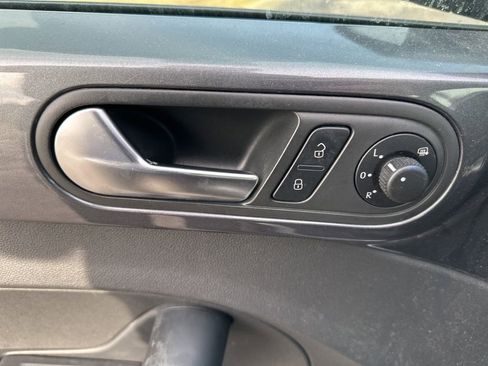 Used 2012 Volkswagen Beetle 2.5 image 16