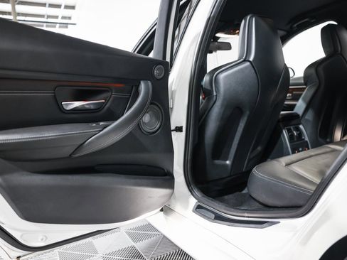 Used 2018 BMW M3 image 35