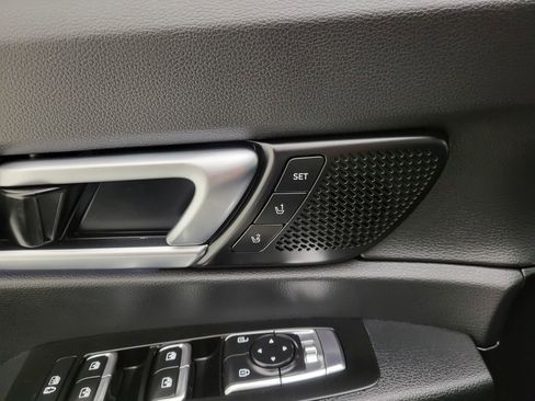 Used 2024 Kia Telluride SX Prestige w/ Towing Package image 3