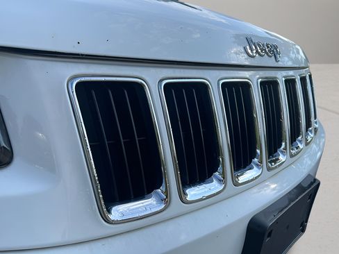Used 2014 Jeep Grand Cherokee Limited w/ Trailer Tow Group IV AWD/4WD image 28