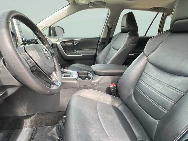 Used 2021 Toyota RAV4 XLE Premium AWD/4WD image 14