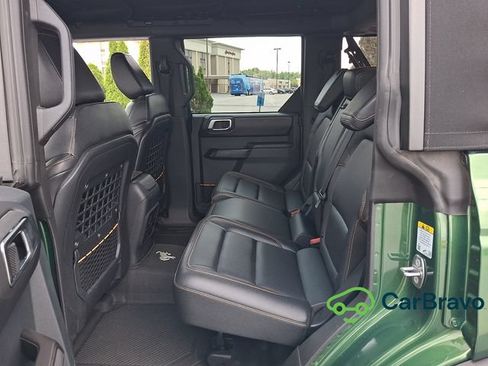 Used 2024 Ford Bronco Badlands AWD/4WD image 10