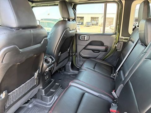 Used 2024 Jeep Wrangler Unlimited Rubicon AWD/4WD image 21