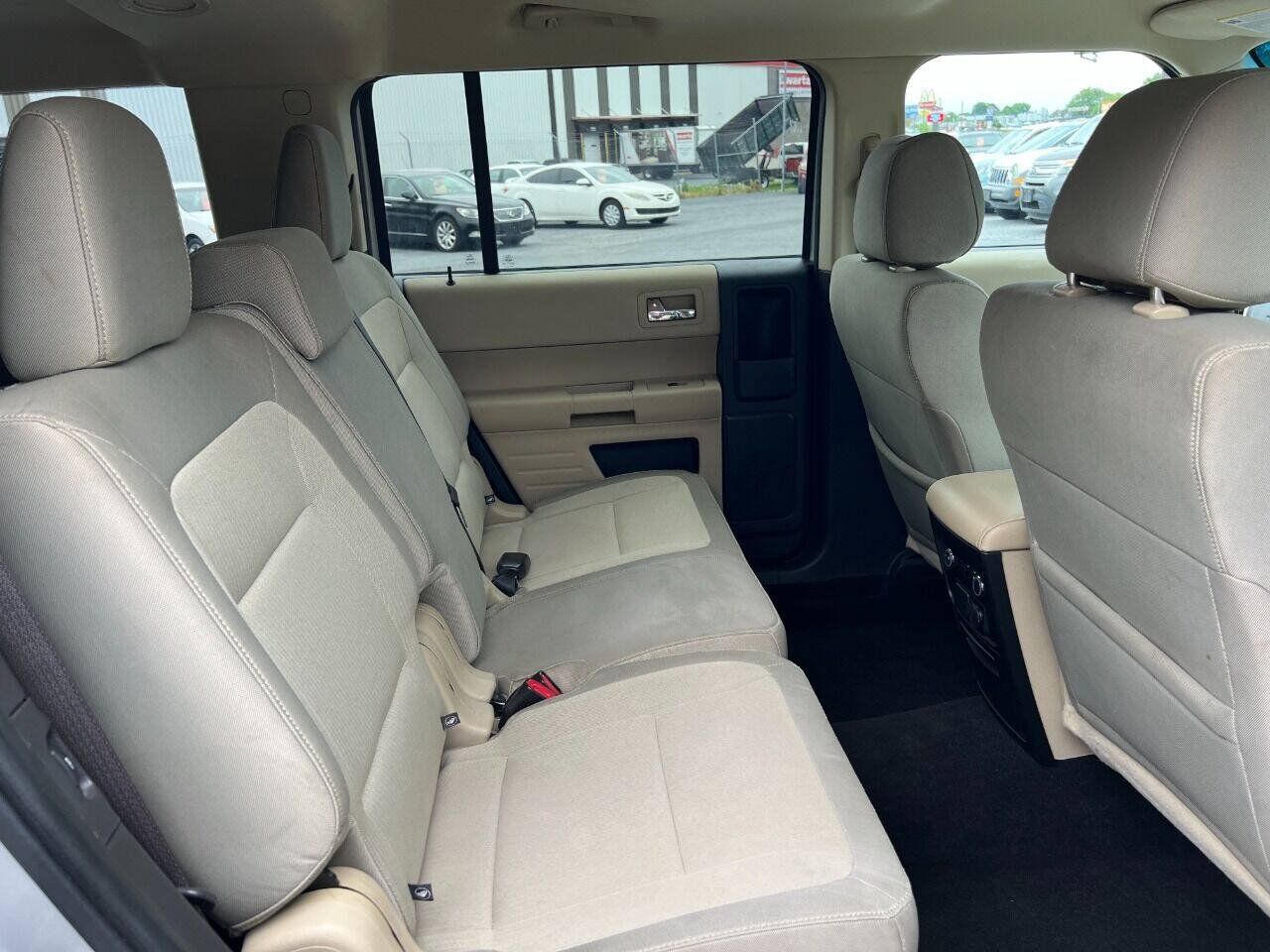 Used 2019 Ford Flex SE FWD image 27